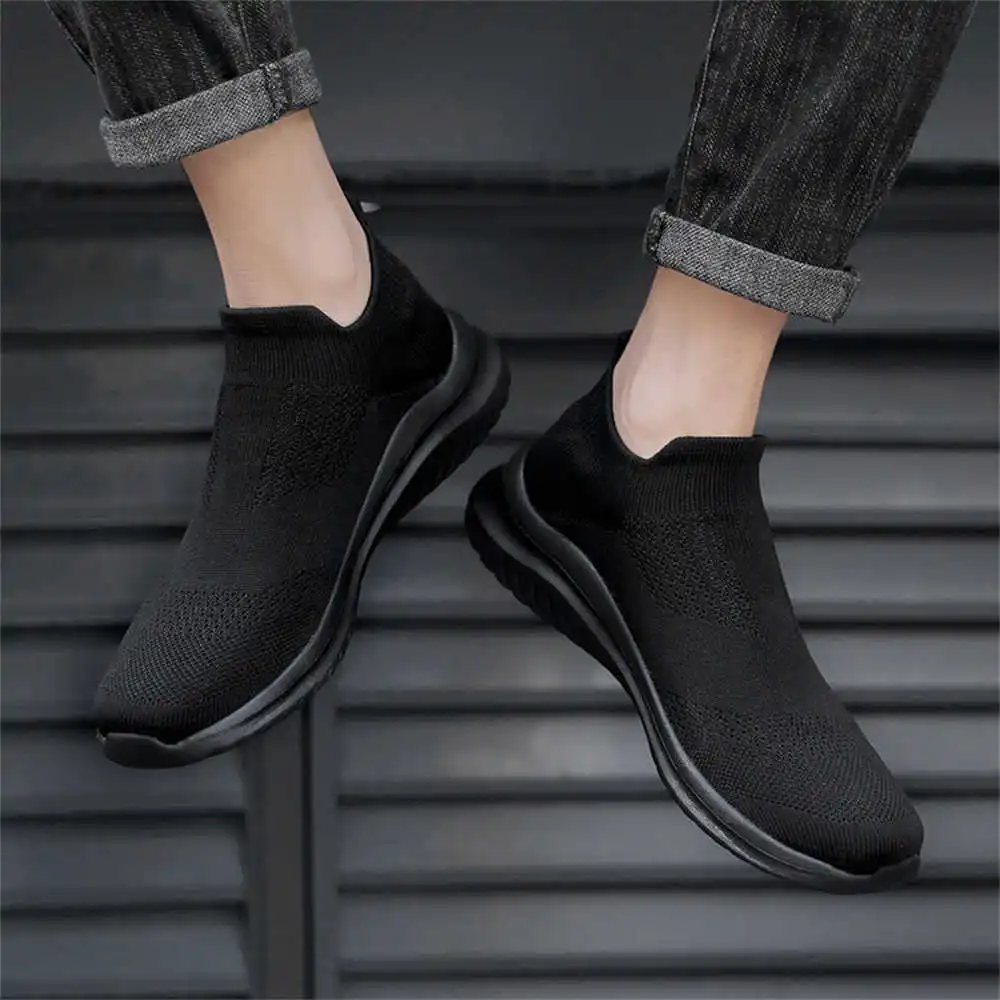 Street Fashion Canada - Sepatu olahraga pria, krem lembut baru